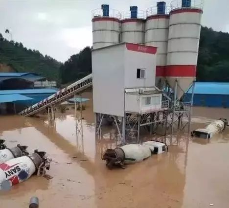 大雨過(guò)后，就知道混凝土攪拌站選址有多么重要了